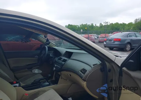 2010 Honda Accord 2.4 Lx from USA, damaged, VIN 1HGCP2F3XAA077574